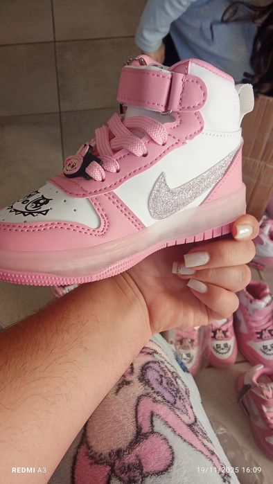 Sapatilhas Labubu de criança