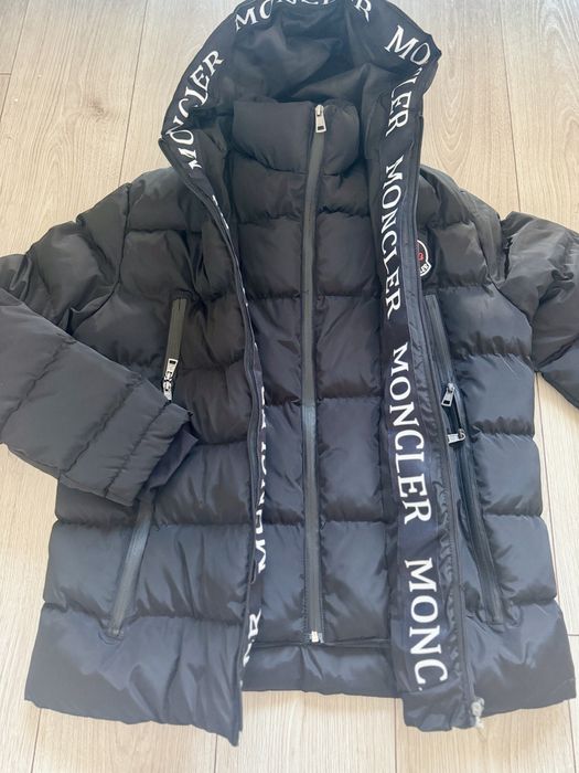 Czarna kurtka Moncler męska