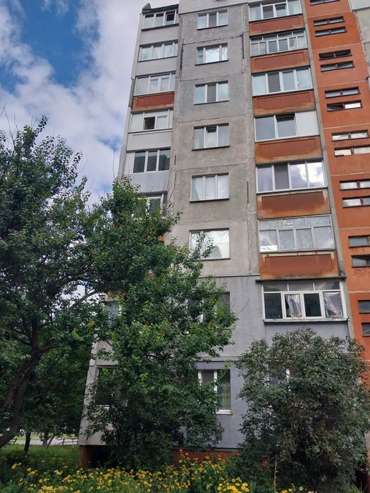 Продається 1 кімнатна, Пухова б 148, 40 м, ЧН , біля Єпіцентру