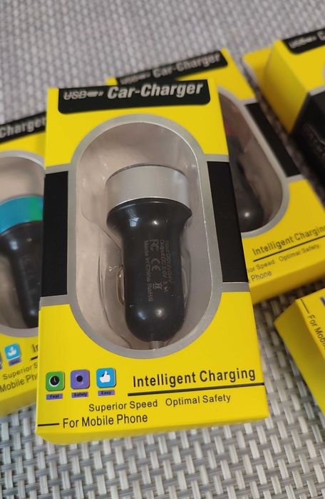 Автомобільний зарядний пристрій для гаджетів АЗП