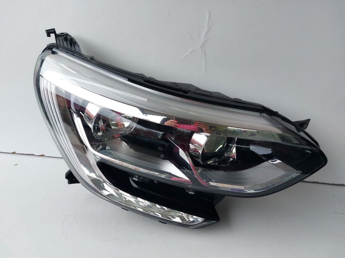 Lampa przednia prawa Renault Megane 4 zwykła Led Europa