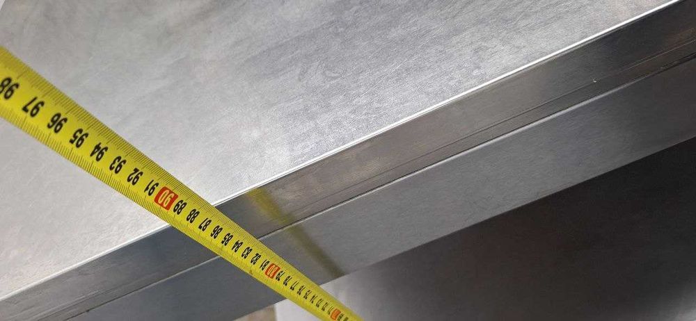 Потужний стіл-гігант з нержавійки для вашого бізнесу