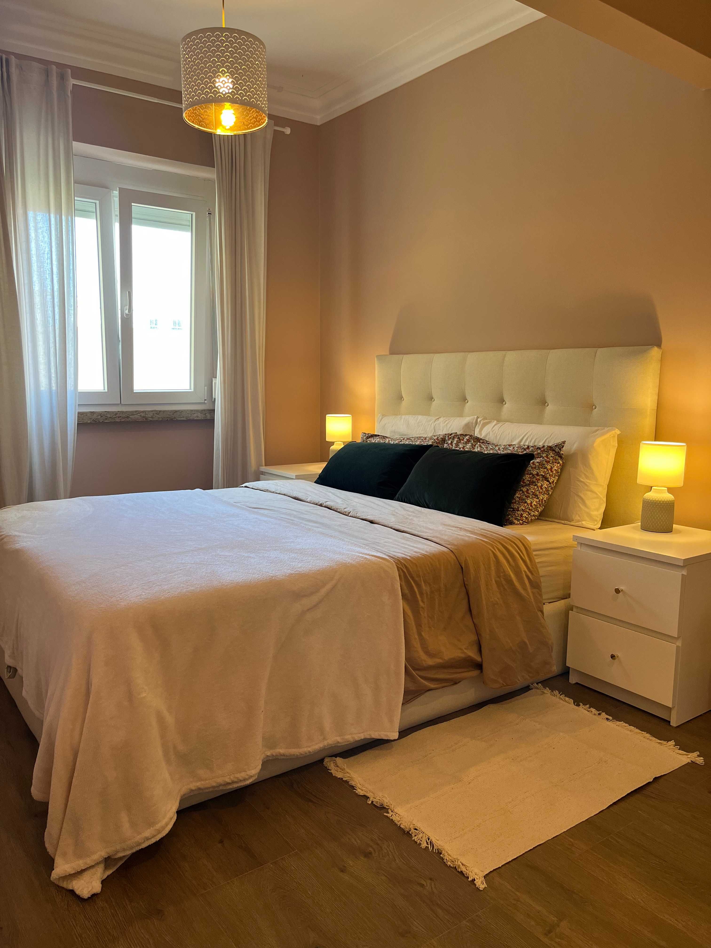 T2 Remodelado e Decorado com Logradouro em Alcântara – Lisboa