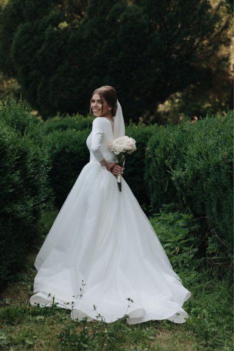 Весільна сукня