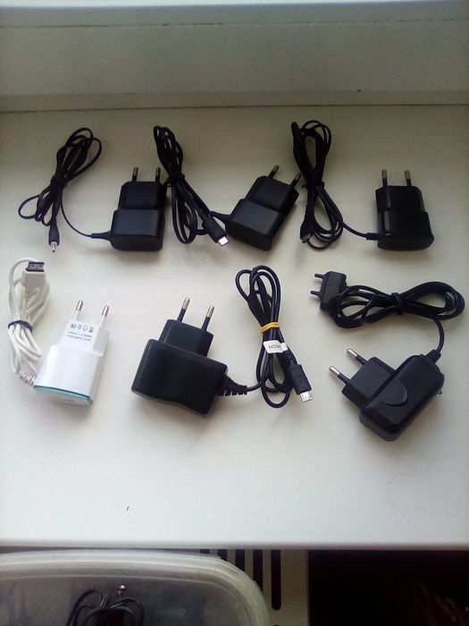 Зарядки до телефонів