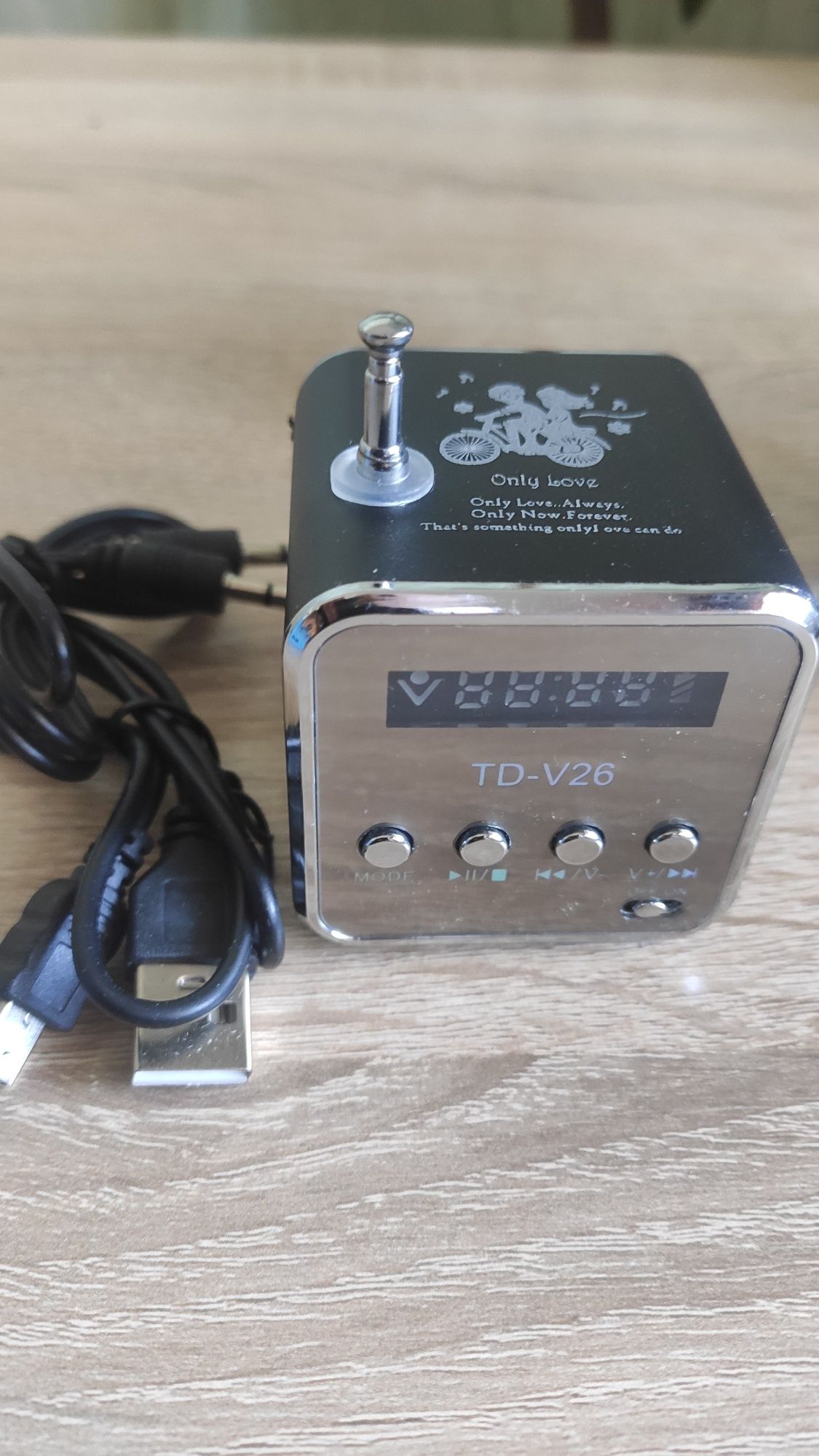 Bluetooth  цифрова колонка FM радио USB AUX TF мини динамик блютуз