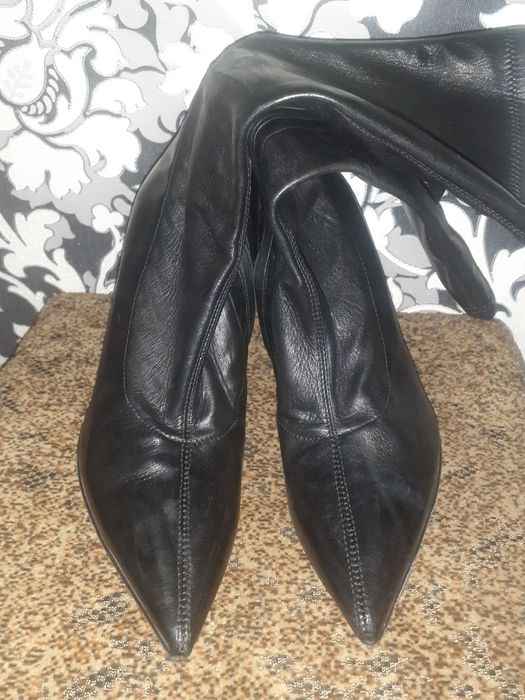 Сапожки демісезонні ,шкіряні,на шпильці