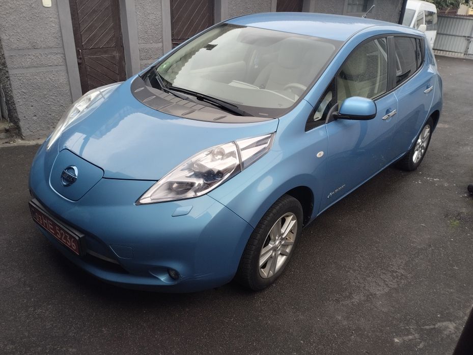 Ніссан ліф 2012 Nissan leaf
