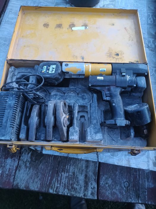 Zaciskarka rems mini press ACC z szczekamiu16,20,25