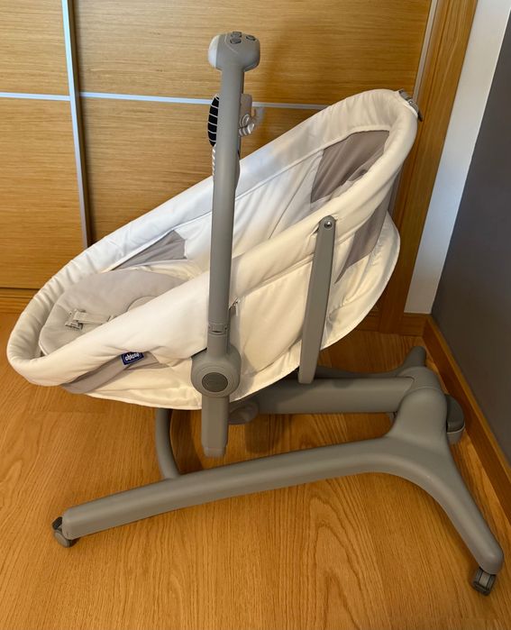 Berço Chicco Baby Hug 4 em 1 com colchão