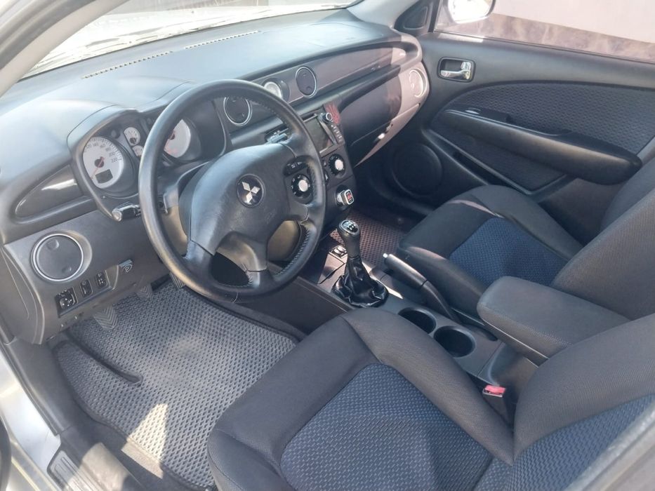 Mitsubishi outlander 1 покоління 2008 рік