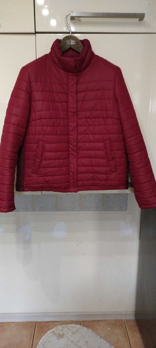 Kurtka puchowa czerwona.