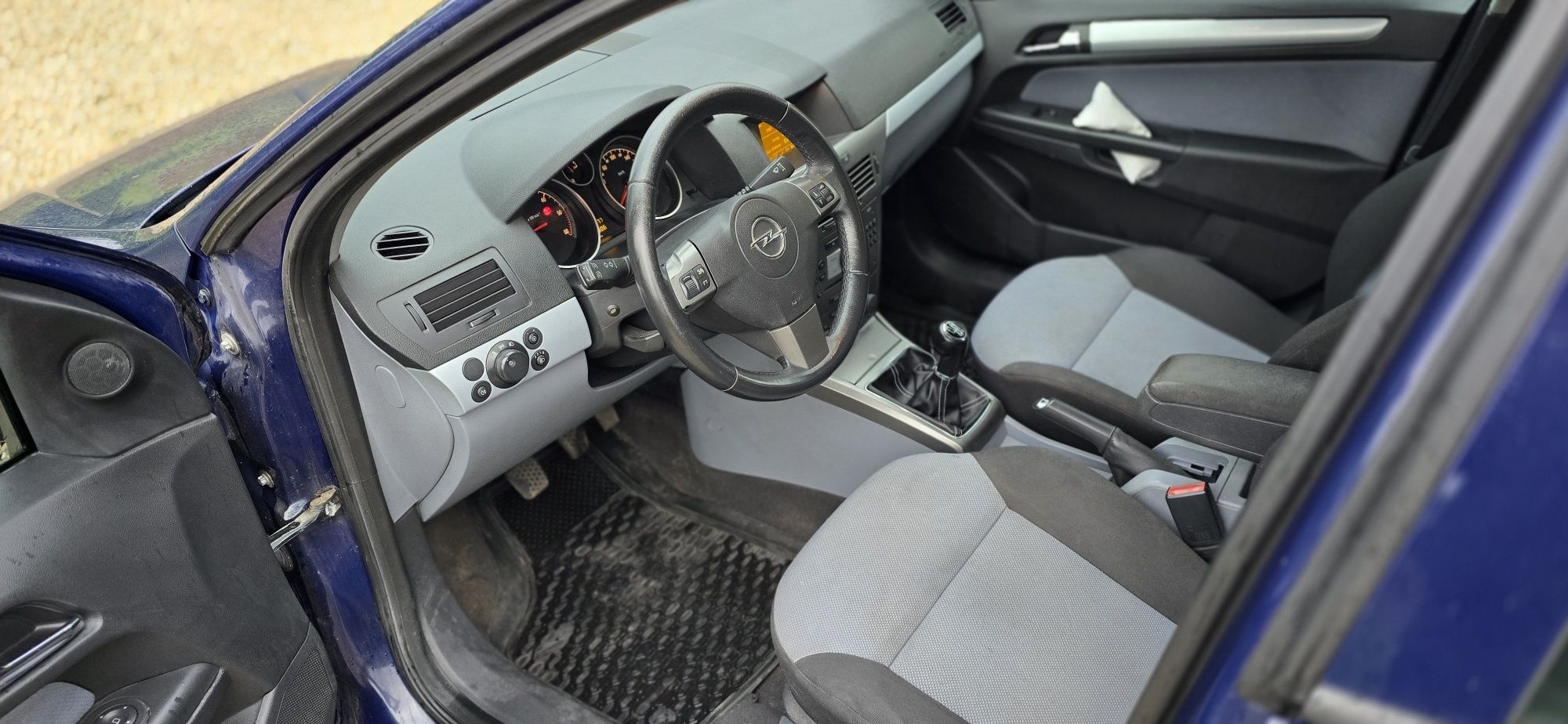 Opel Astra H 1.7 cdti 100 km