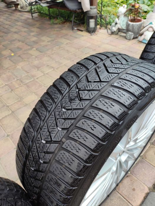 Felgi aluminiowe Alu AUDI A3 S3 S LINE 18 Zima 225/40/18 Pirelli