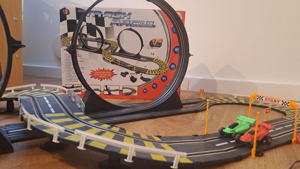 Tor samochodowy wyścigowy za pół ceny nowego