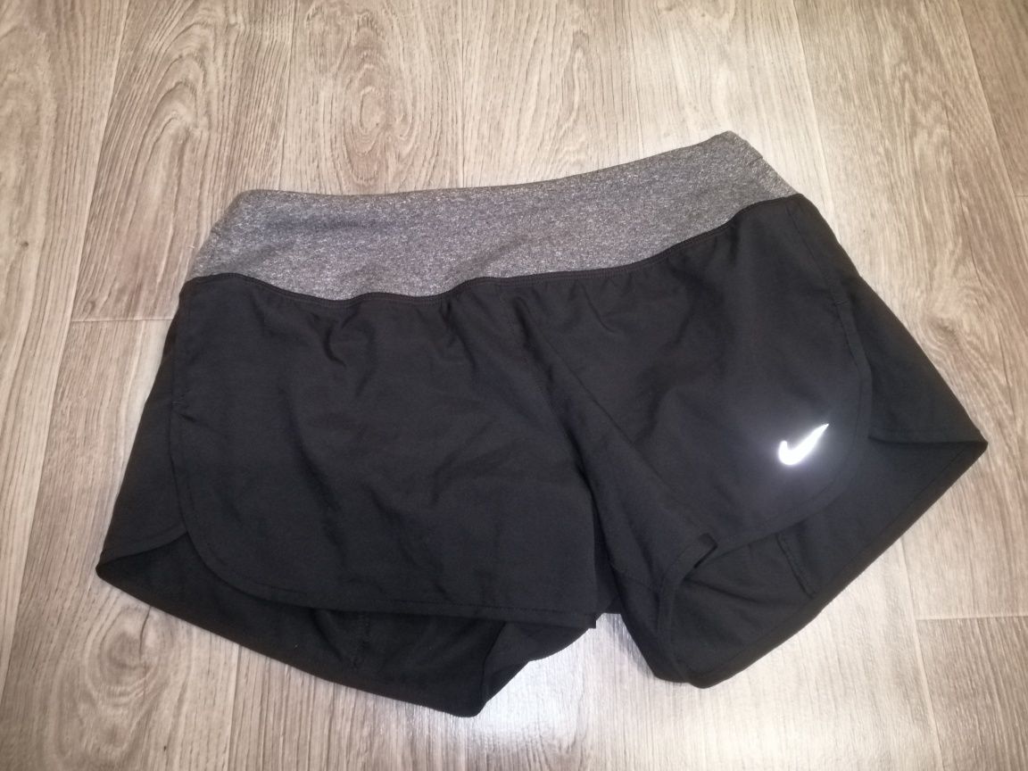 Женские спортивные Шорты Nike 3IN RIVAL SHORT. Размер S. Оригинал.