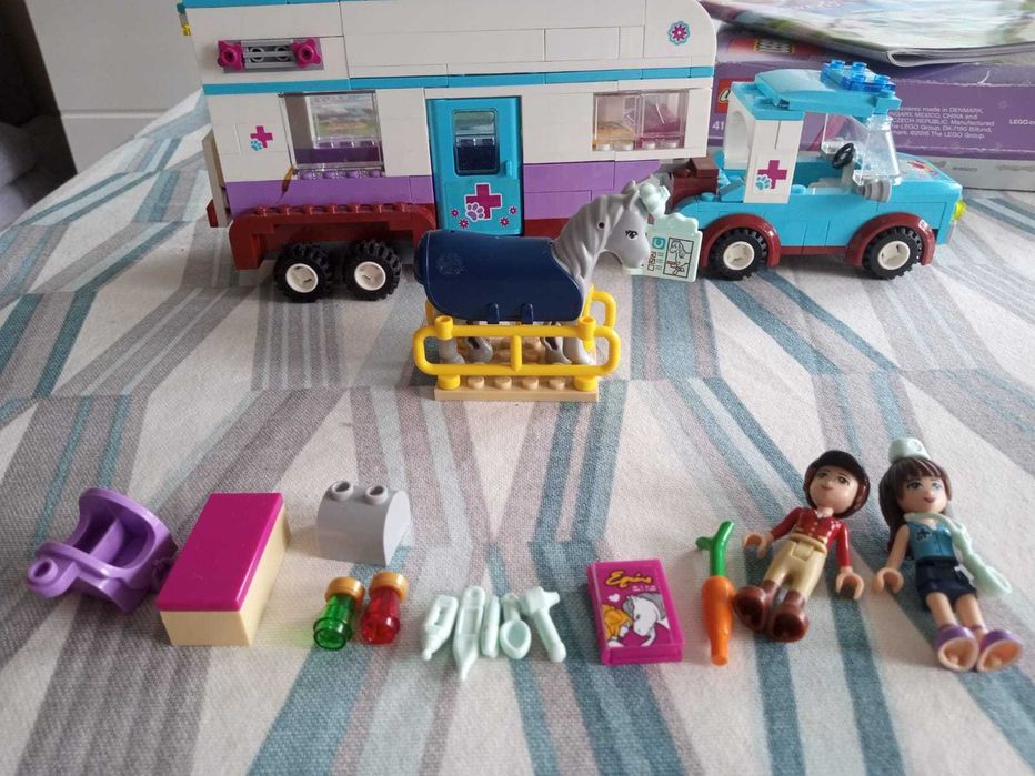 LEGO friends Przyczepa lecznicza dla koni