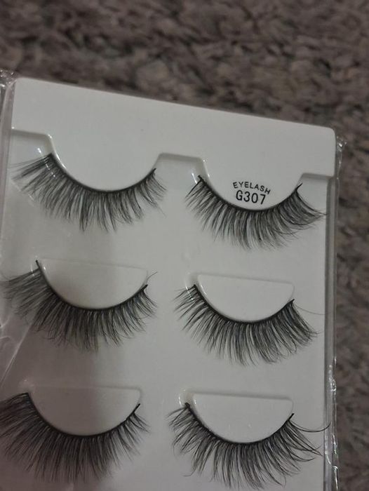 Накладные ресницы с клеем!