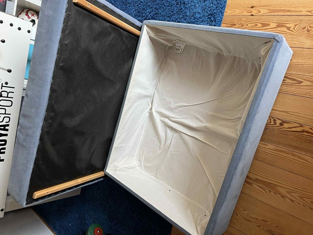 Pufa ikea z pojemnikiem na pościel