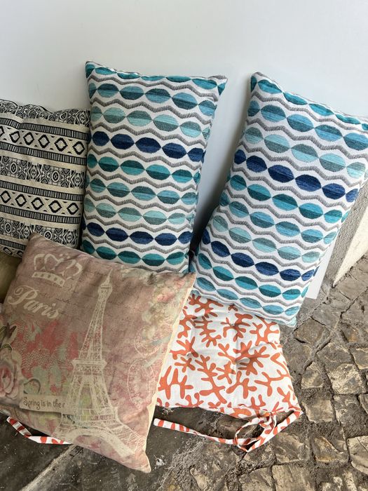 Almofadas variadas (preço por unidade)