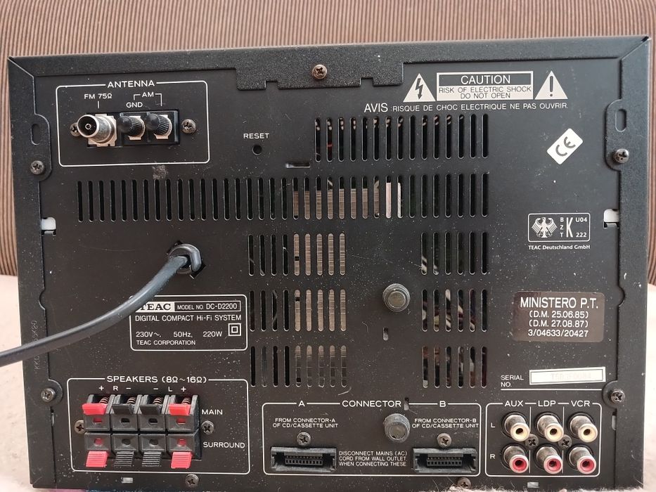 Teac DC-D2200RDS Усилитель/Тюнер