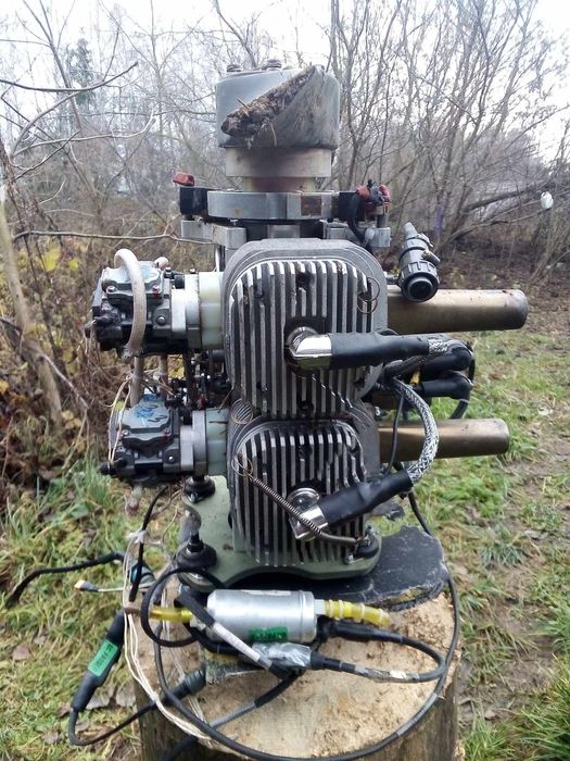 Двигун  авіамодельний повної комплектаціі б/у ідеальний робочий стан