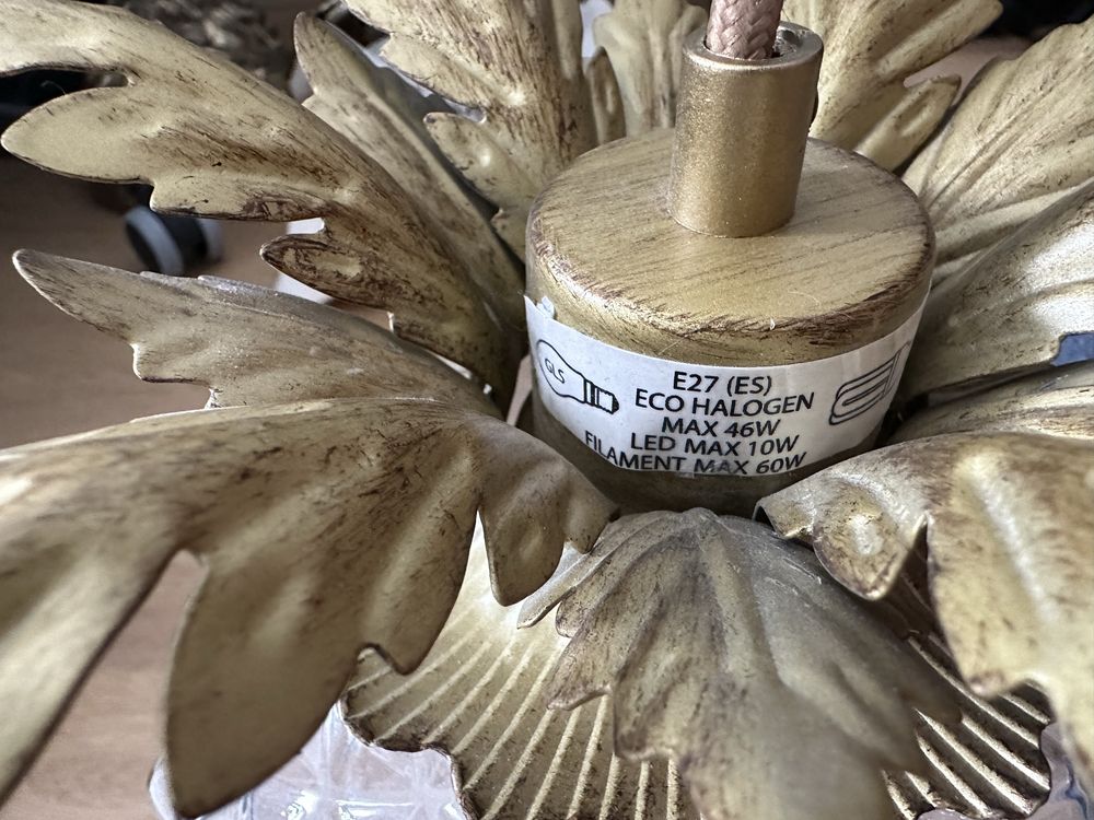 Lampa wisząca roślinny motyw