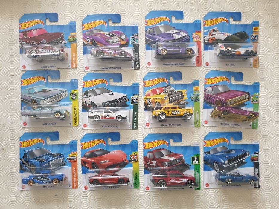Caixa 50 carros Hot Wheels NOVA