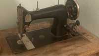 Антикварная немецкая швейная машинка Haumann