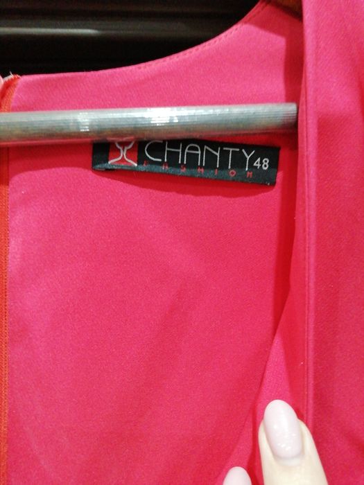 Okazja! Sukienka z baskinką malinowa 48 Plus Size