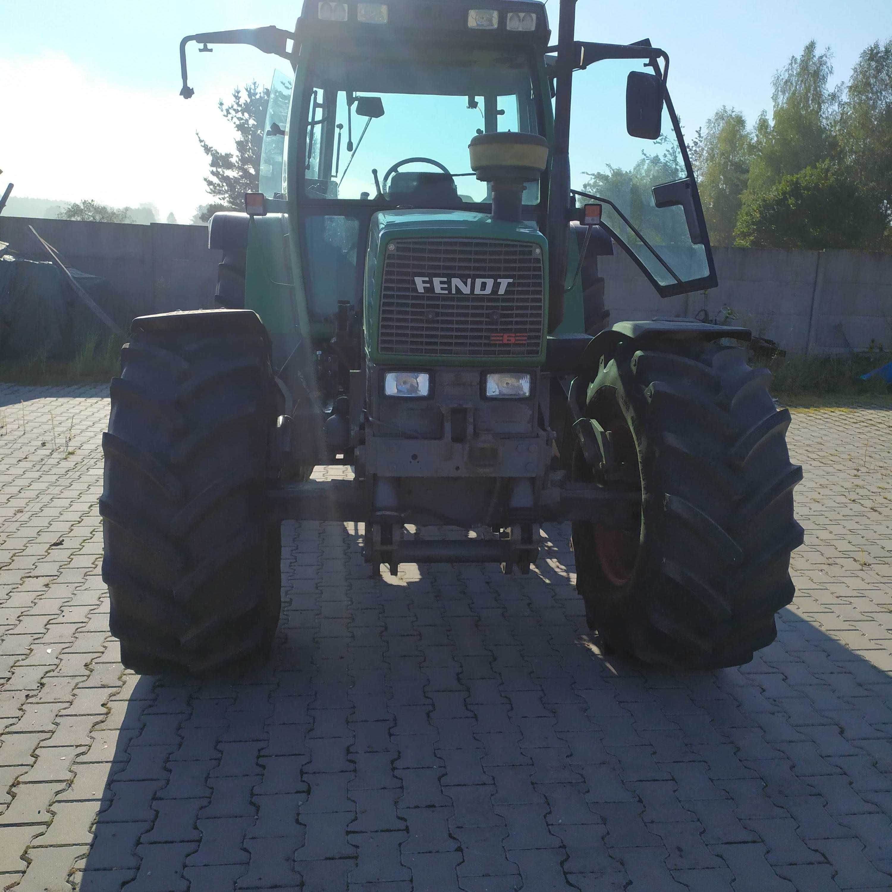 ciągnik rolniczy FENDT 311  z tuzem