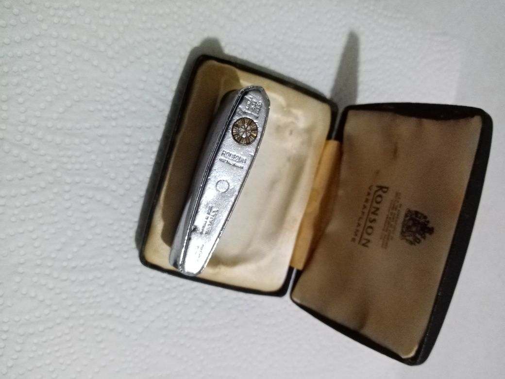 Isqueiro original vintage

Precisa de pe
