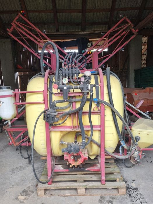 Opryskiwacz harid 1000l belka 15m x