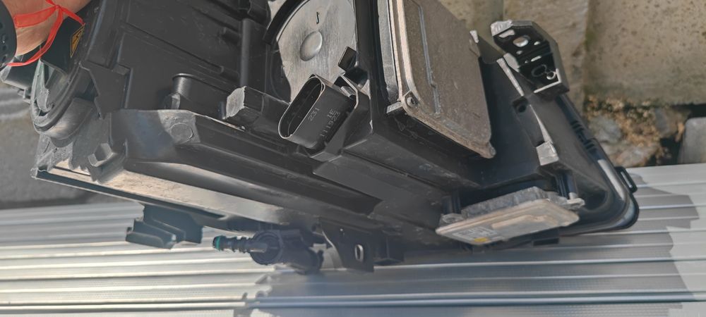 Farol bi-xenon Mercedes CLA COMPLETO