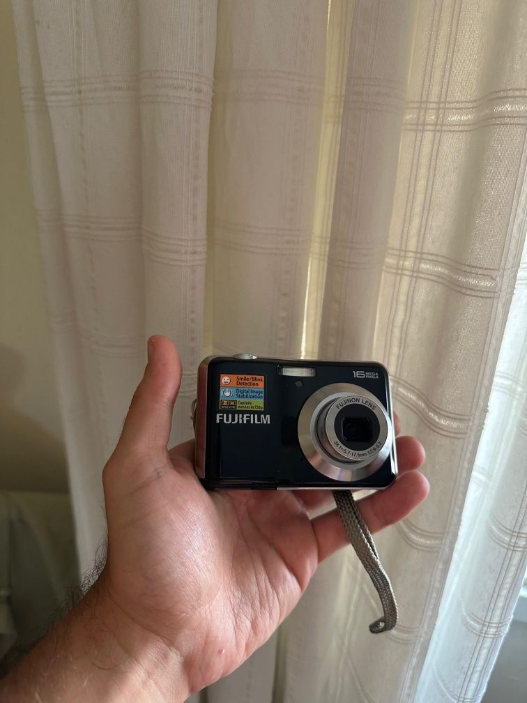 Fujifilm AV250 - Câmara Digital