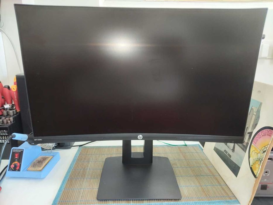 Monitor Curvo HP X24c para peças