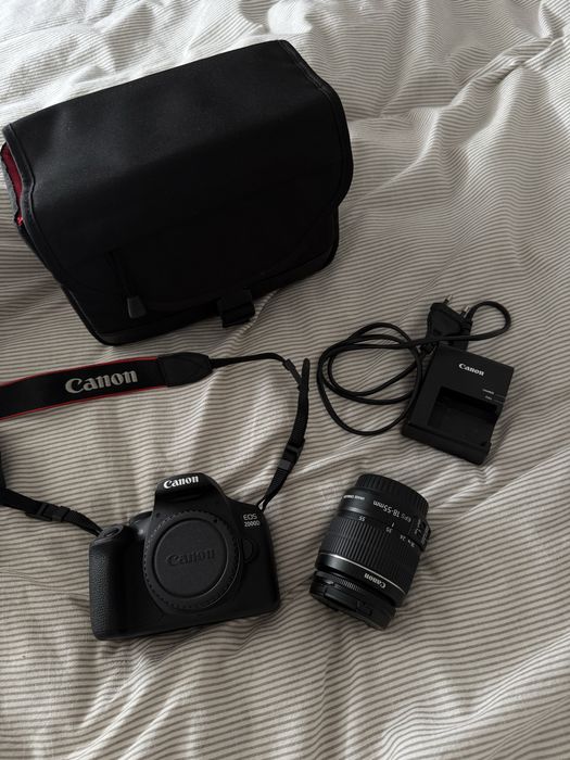 Canon 2000d EOS + Kit