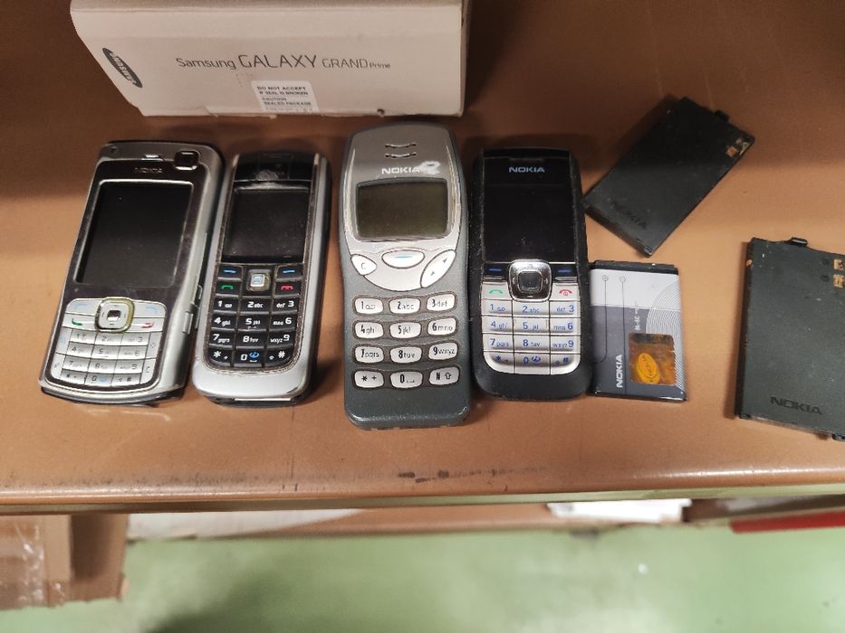 Vários telemóveis marca Nokia todos a funcionar