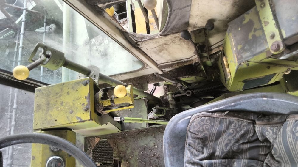 Продаєця комбайн