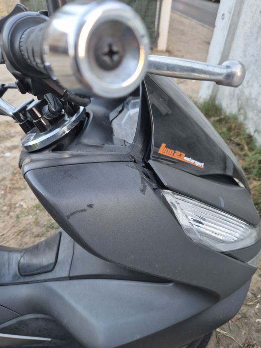 Vendo honda pcx 125 ano 2020 com 33mil  1800 negociável