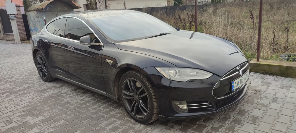 Продам Tеслу S 2014рік,ОБМІН