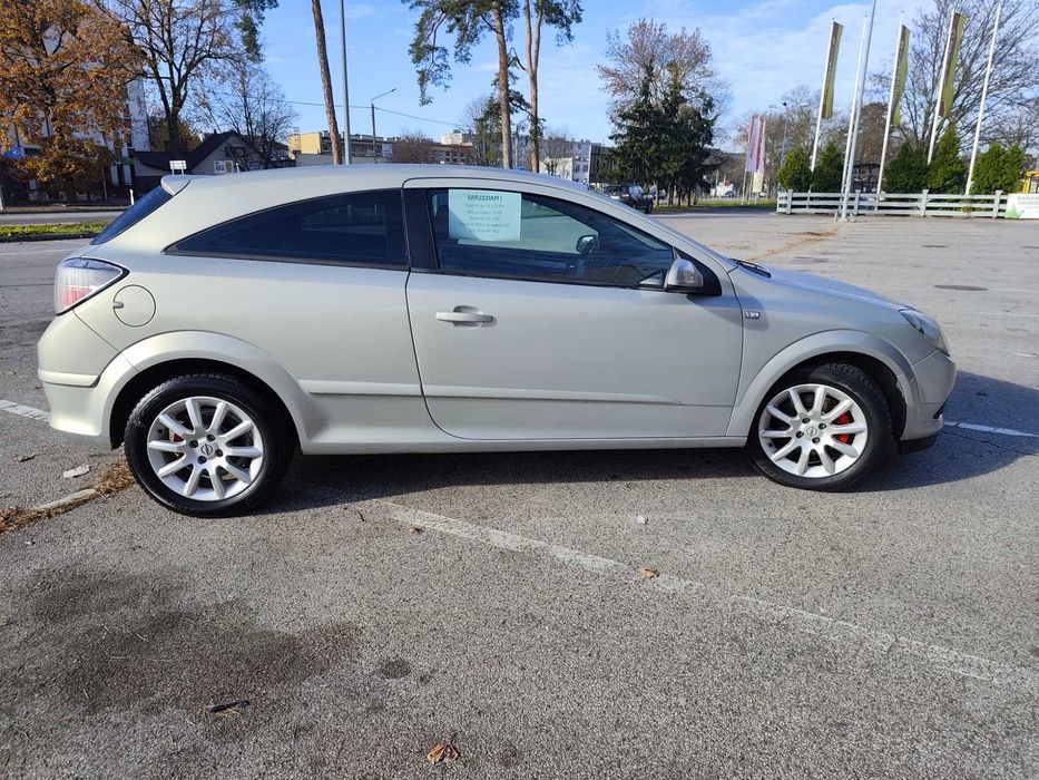 Opel Astra H GTC