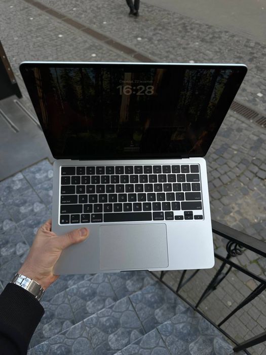 MacBook Air 13’ 2025 M4 16ram 256ssd Midnight Silver NEW Open Box