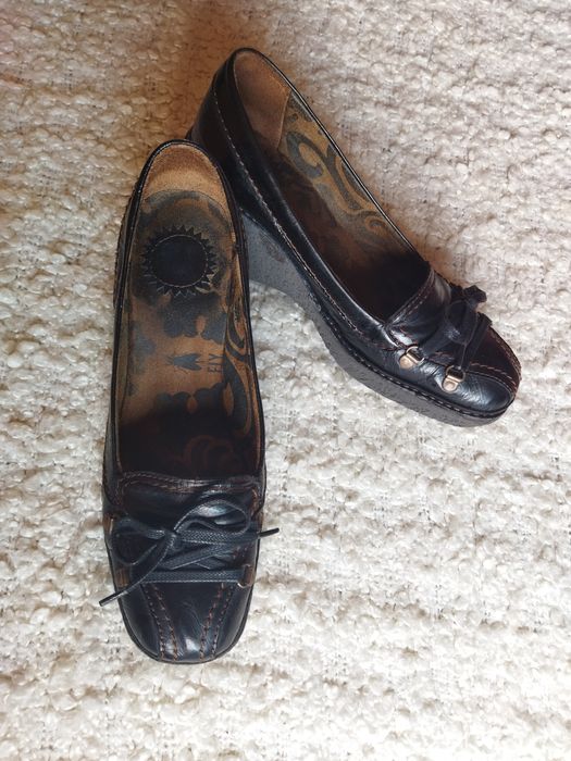 Sapatos em pele da Fly London