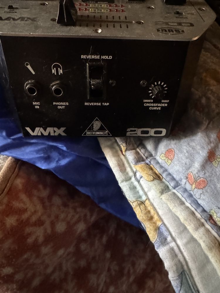 Vendo mesa de som DJ