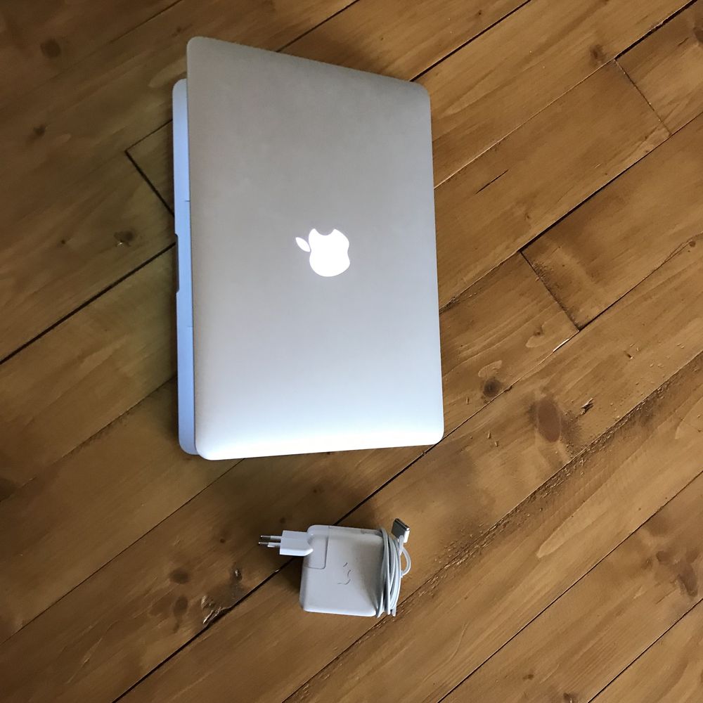 MacBook Pro (Retina, late "13") i5/16 ram/121 ssd