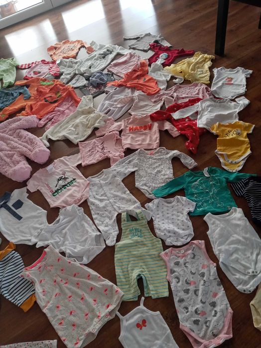 Paka ubrań niemowlak śpiochy kombinezon rampers r. 56 68 74 rożek