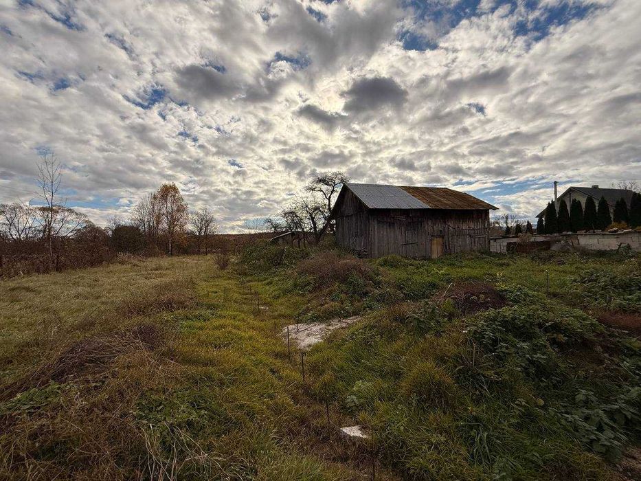 Продаж будинку з ділянкою