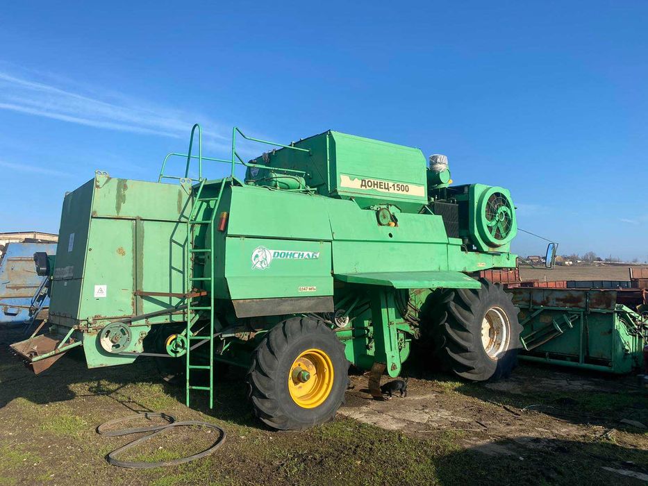 Комбайн Дон 1500б