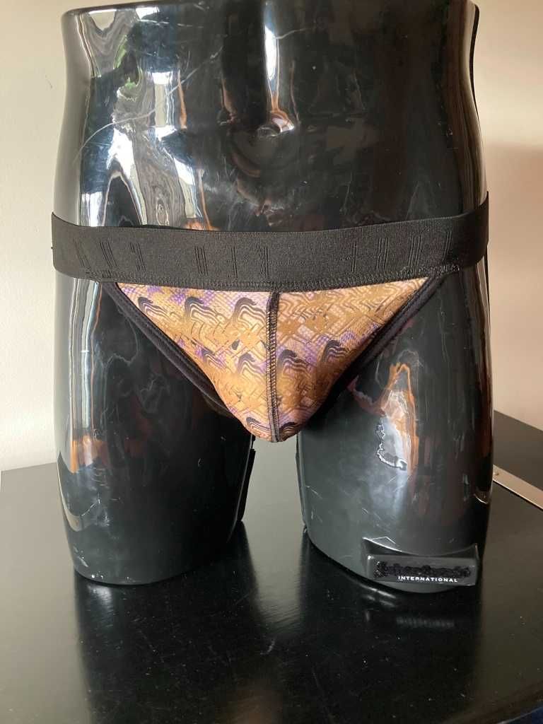 Jockstrap, fio dental, cuecas e boxers para homem